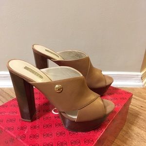 Guess NIB shoes 7.5 light brown